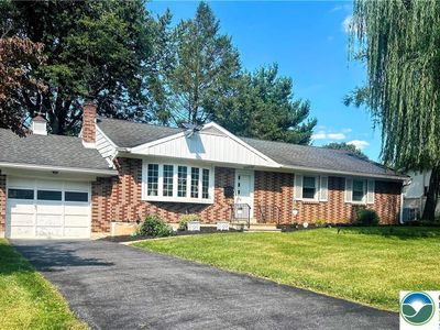 1009 Debbie Ln, Allentown, PA, 18103
