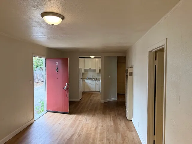 2 bed, 850 sqft, $3,100 — Photo 2