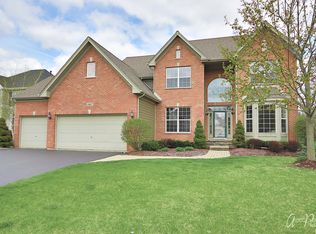 1807 Kings Gate Ln, Crystal Lake, IL 60014