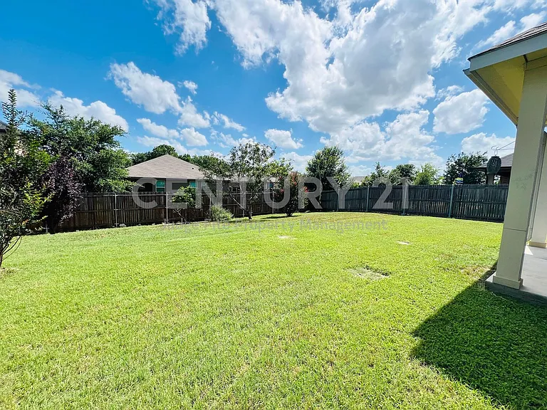 552 Kerry St — Photo 25