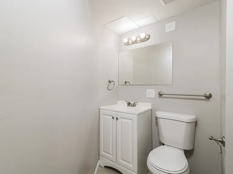 1421125_027_bathroom_13027406.jpg