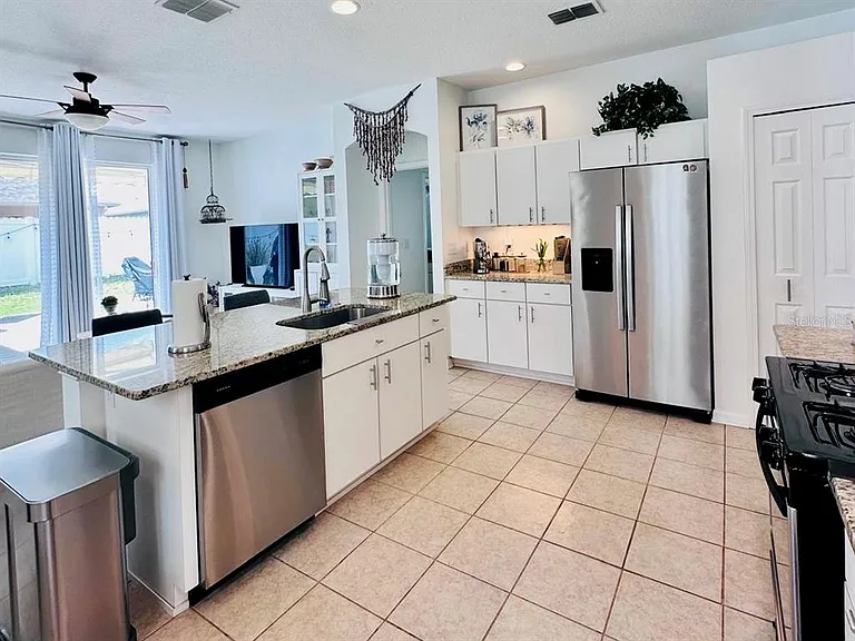24900 Oakhaven Ct — Photo 35