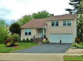 18 Villanova Rd, Parlin, NJ 08859