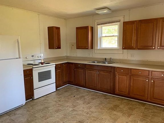 3rd image of 119 Allen Ave #B