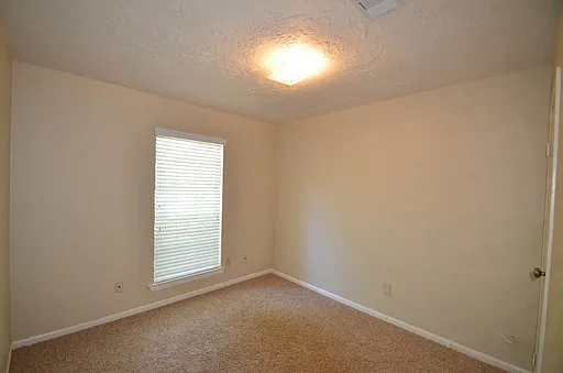 56 Fallshire Dr — Photo 8