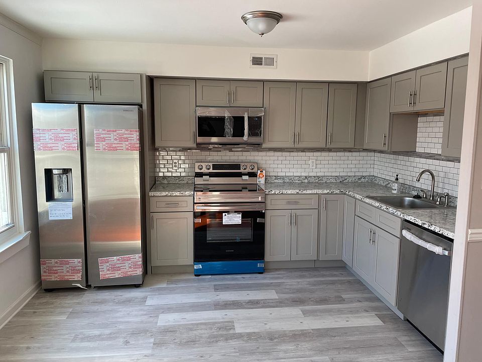 Brand New Kitchen! All New Appliances!