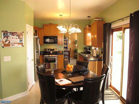 4th image of 51 Mailly Dr