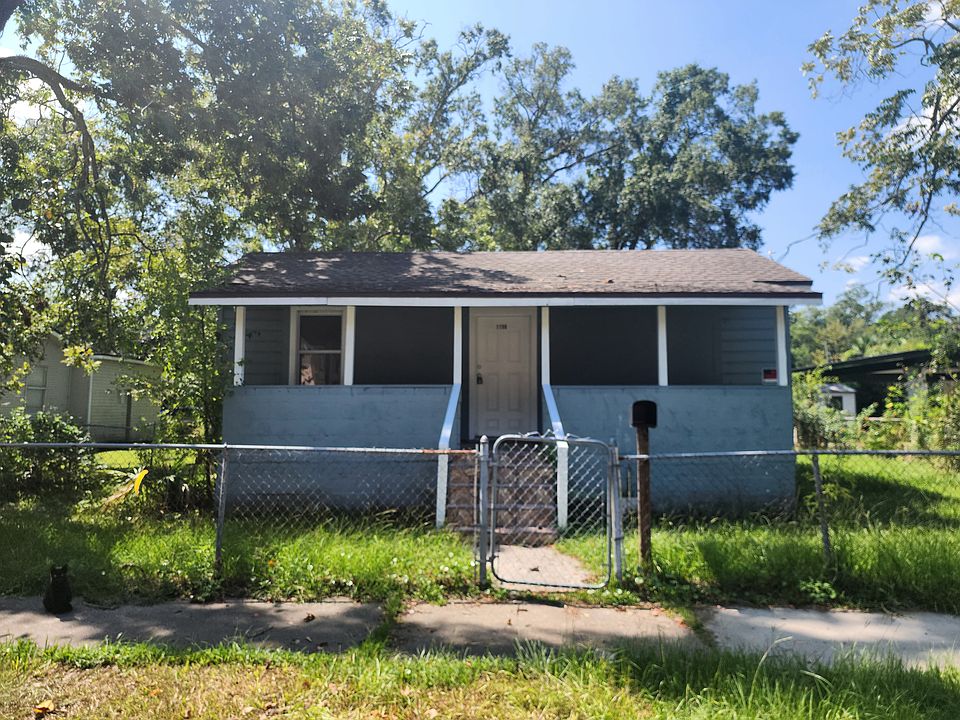 1st image of 1150 W 25th St