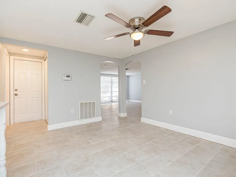 9016 Hunt Club Ln — Photo 20