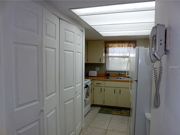 4th image of 14459 River Beach Dr #B