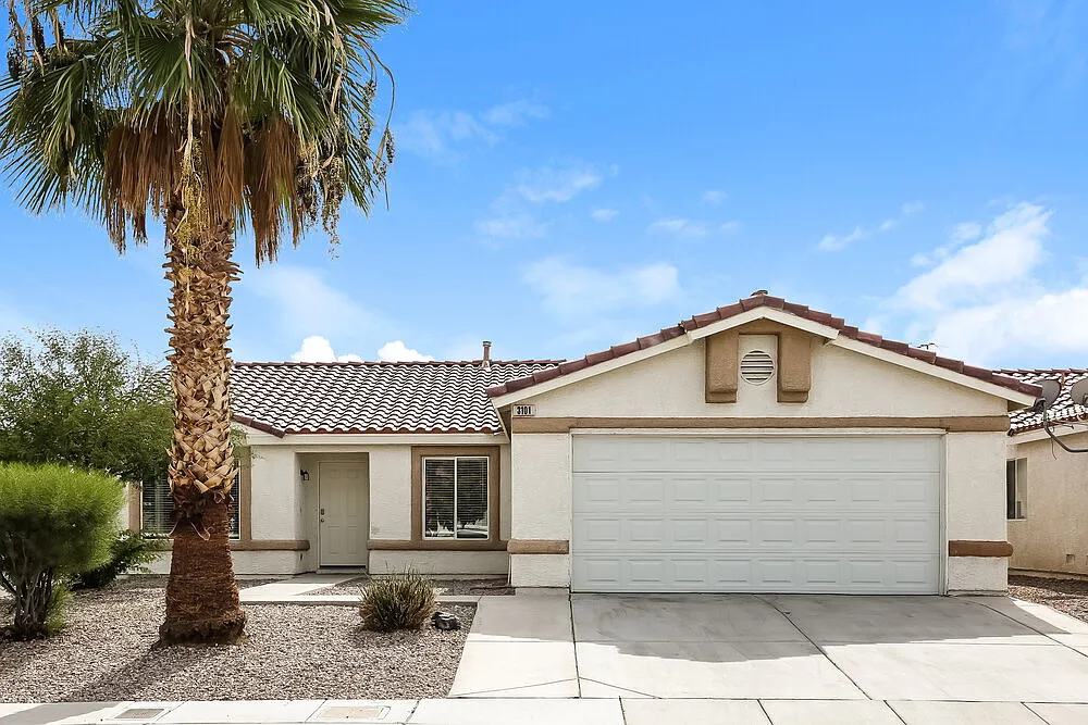 4 bed, 2.0 bath, 1594 sqft, $2,215 — Photo 1