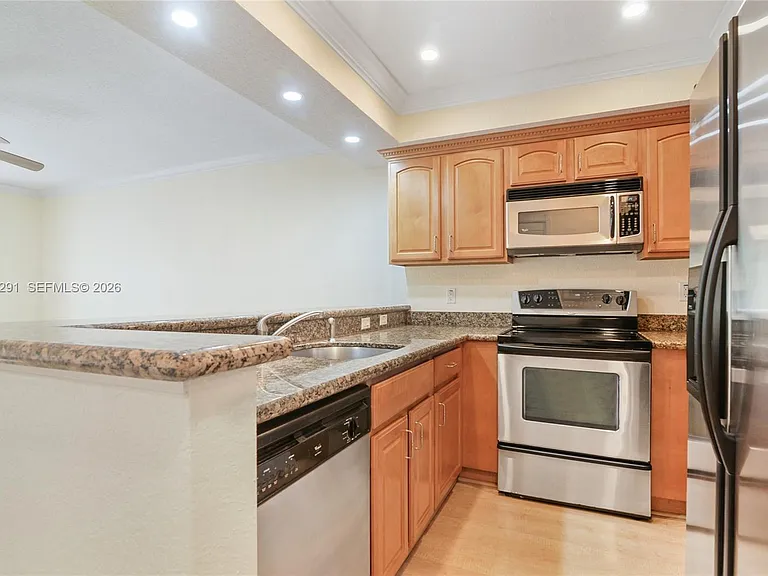 150 NE 15th Ave #235 — Photo 5