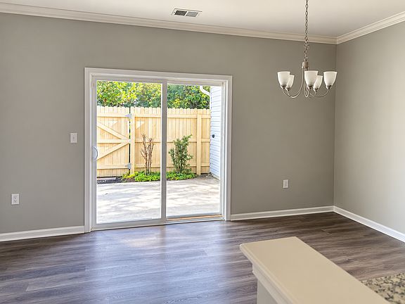 5th image of 1555 Rollesby Way