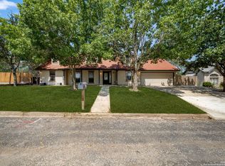 115 River Trl, Castroville, TX 78009