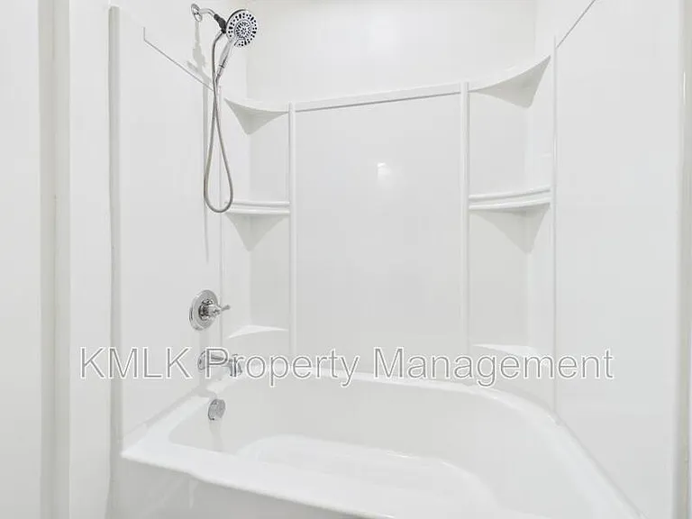 4037 N Steels Cir — Photo 37
