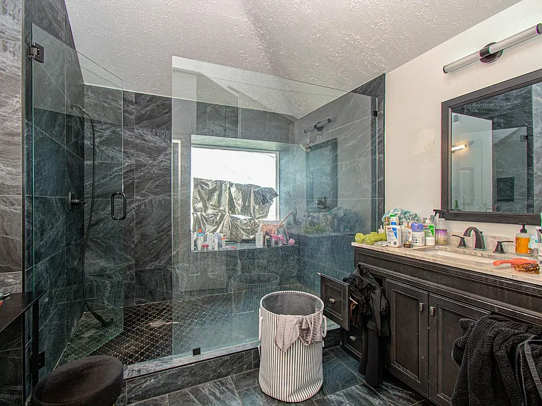 2122 Courtshire Ln — Photo 26