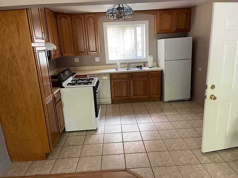 26 N Main St #2W — Photo 4