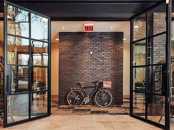 gallery_Leasing-Office-0c6aef74e0c69cc079dcaaf2778beba5