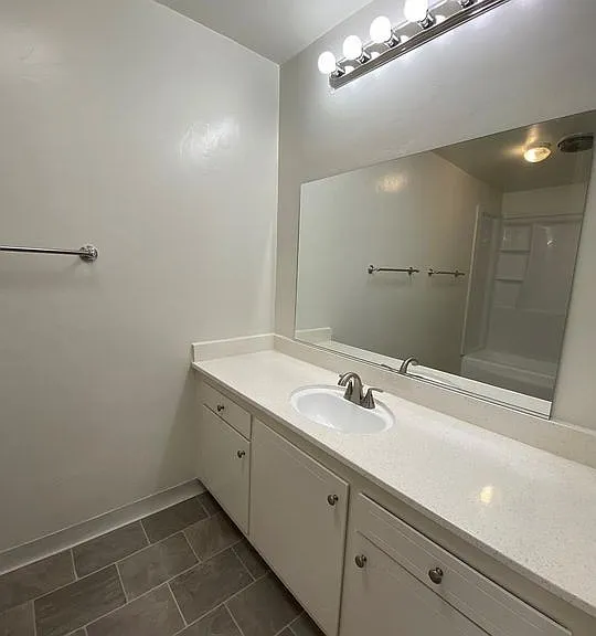 10856 Rose Ave #202 — Photo 13