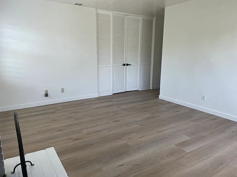 32001 Waterside Ln — Photo 4