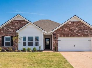 2114 Tulip Dr, Hernando, MS 38632