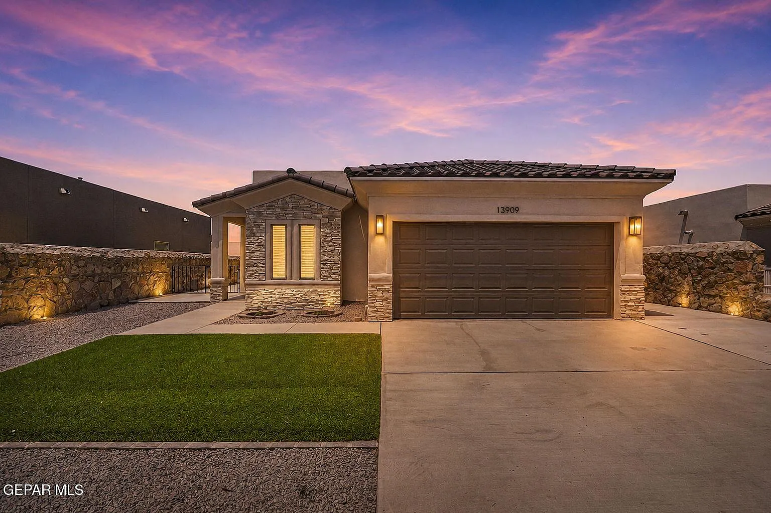 3 bed, 2.5 bath, 1553 sqft, $2,300 — Photo 1