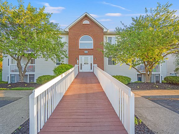 3rd image of 413 Poinsetta Ct APT 3