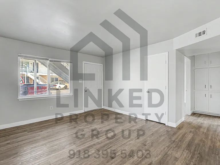Evanston Apartments — Photo 26