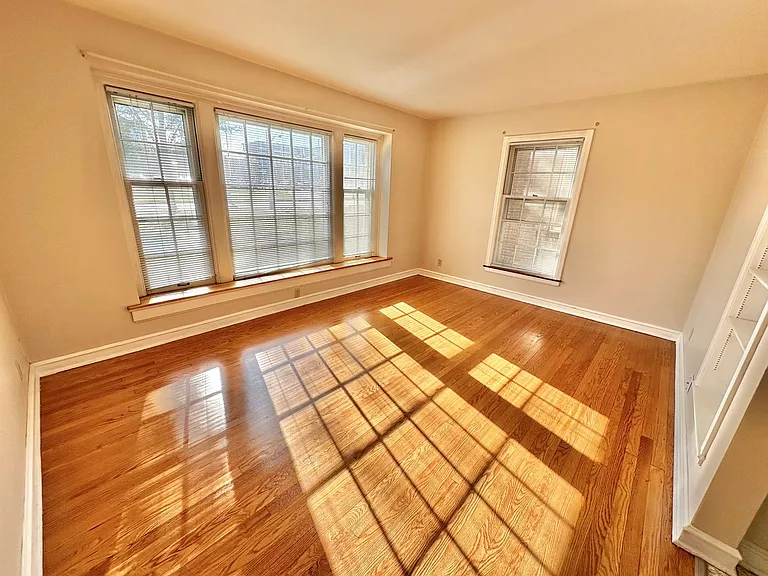 8520 W Watertown Plank Rd — Photo 2
