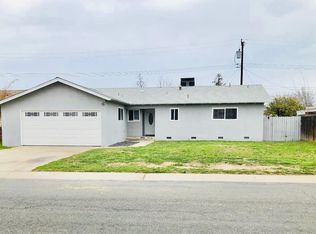 1538 W Maple Ave, Tulare, CA 93274