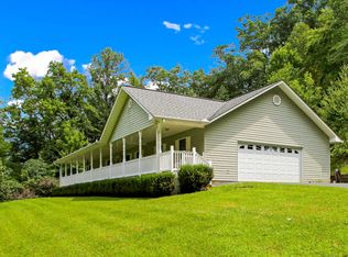95 Shadow Woods Trl, Hayesville, NC 28904