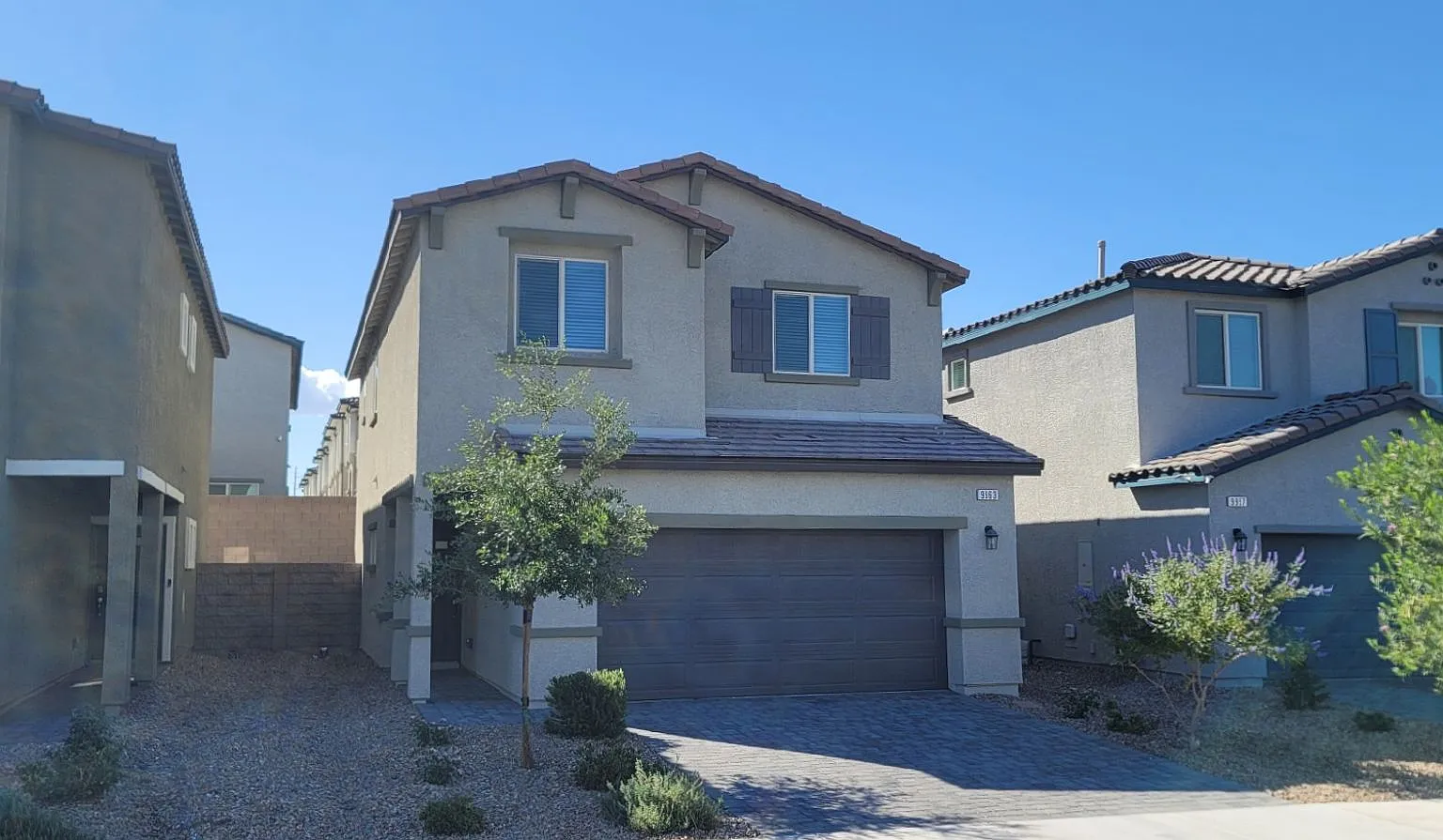 Cobalt Cliffs - 4 bedrooms , 2.5 bathrooms, 1795 SQFT — Photo 2