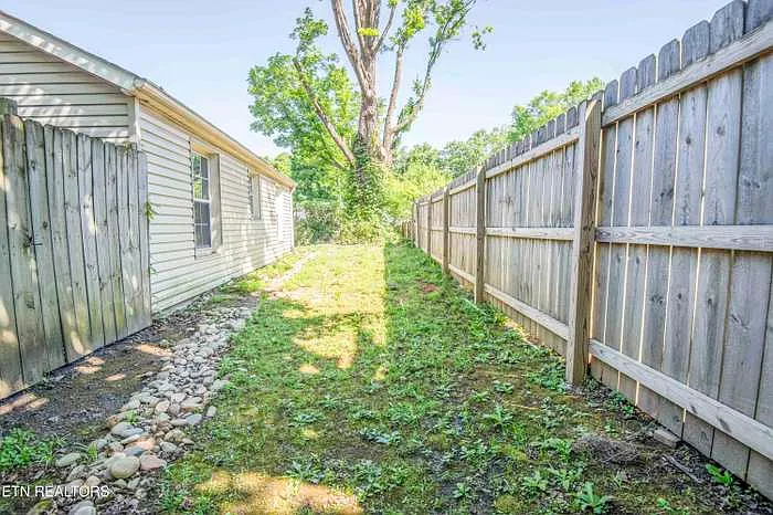 210 Dodson Ave — Photo 29