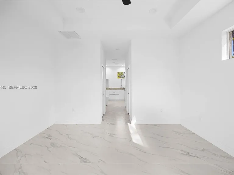 1923 Sunniland Blvd — Photo 23