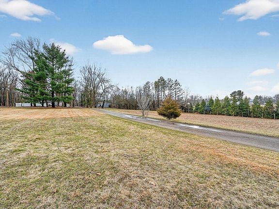 3rd image of 12064 Adams Rd