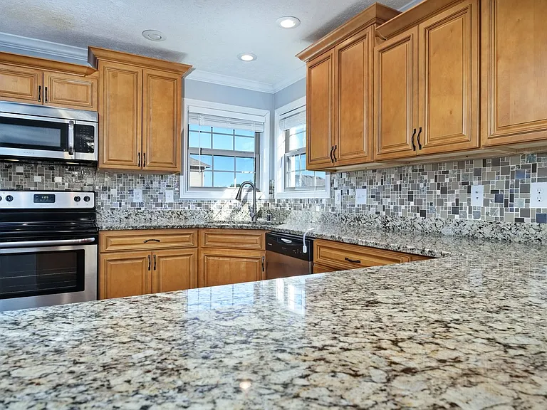 430 Knox Ave — Photo 18