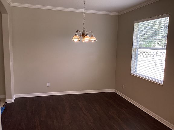 4th image of 3220 43rd Ave E