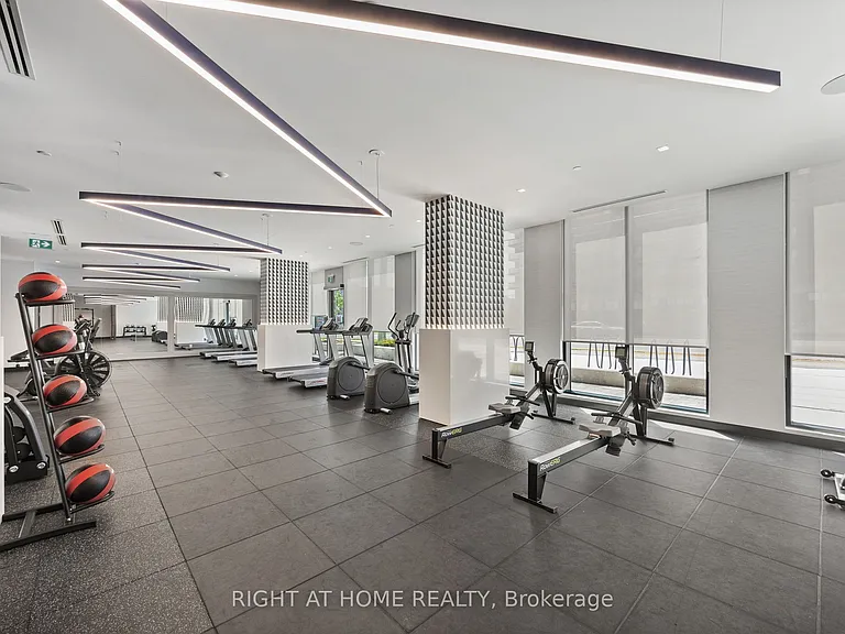2545 Simcoe St N #2211 — Photo 20