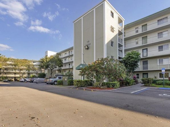 2230 N Cypress Bend Dr APT 209