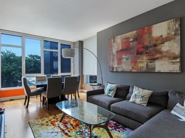 214 N 11th St APT 4T, Brooklyn, NY 11211