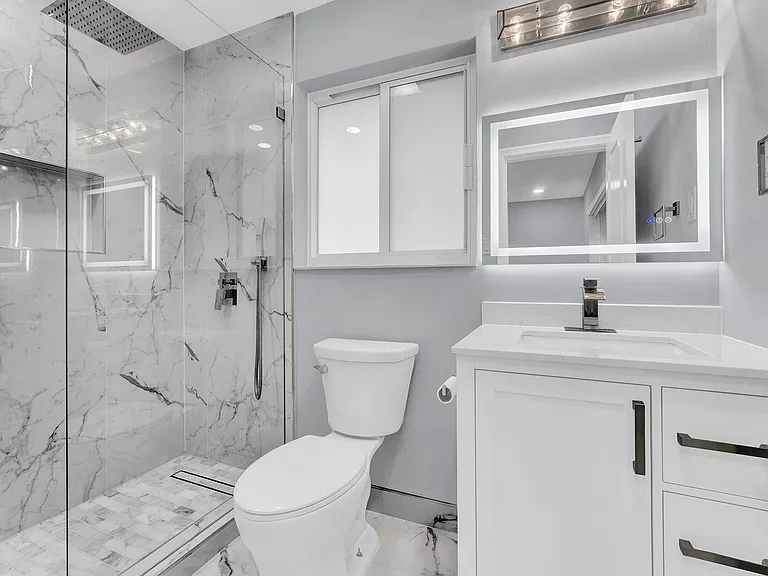 5921 NE 15th Ave — Photo 20