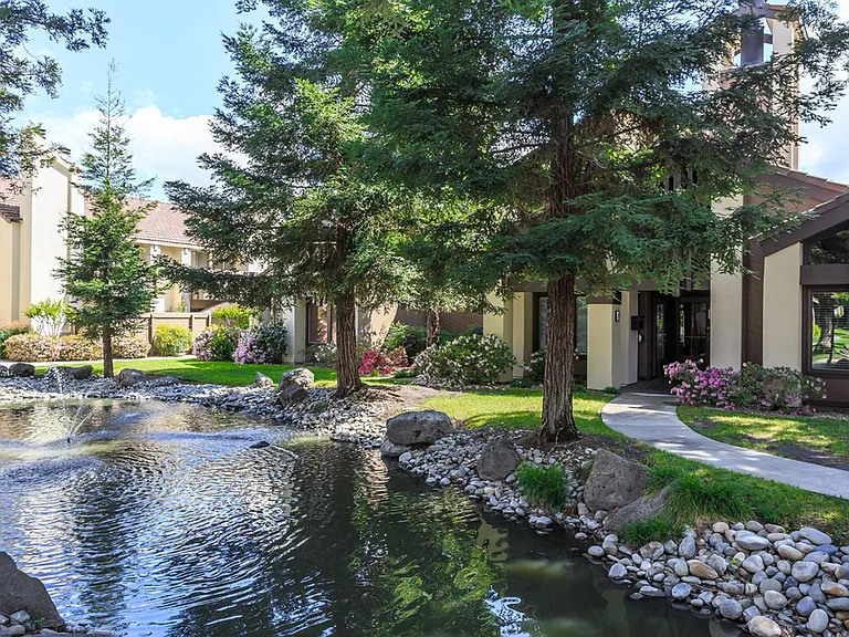 3701 Colonial Dr #201 — Photo 2