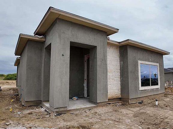 2nd image of 6015 Seminario Ln