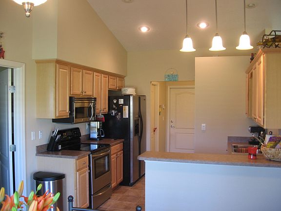 5th image of 4719 SE 32nd St