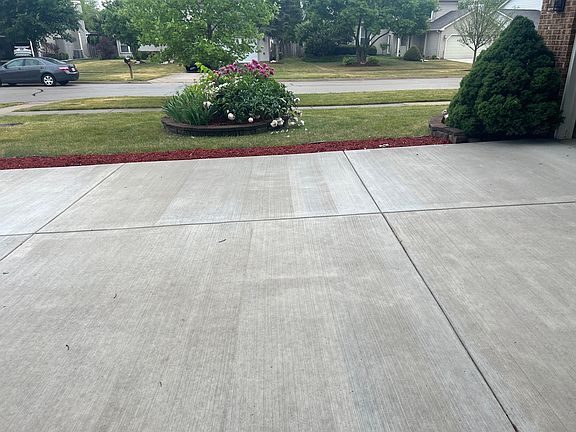 4th image of 885 N Dovington Dr