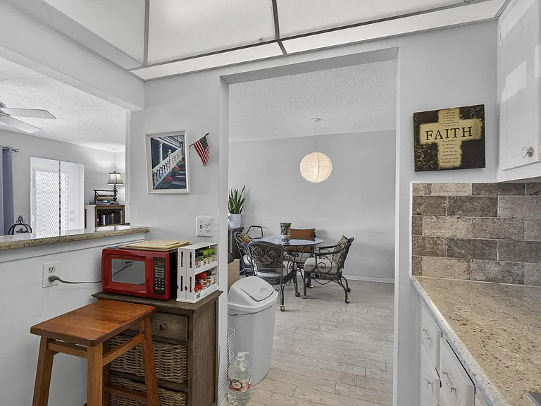 106 Camden E — Photo 17