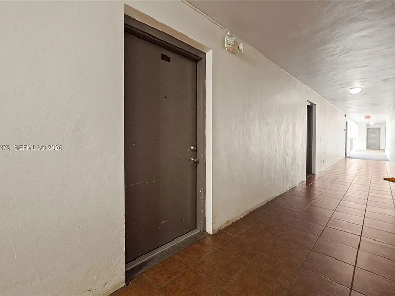 8107 SW 72nd Ave #410E — Photo 3