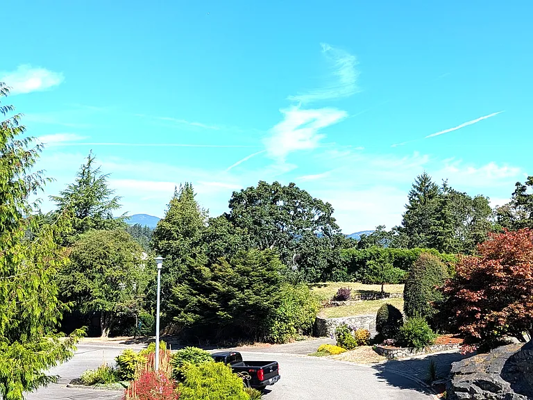 Highrock Ave — Photo 3