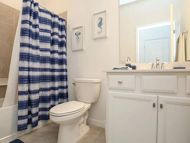 2155 Hamlin St — Photo 35