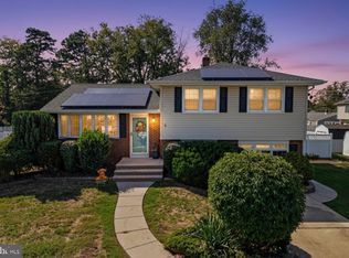 9 Maplebrook Ct, Cherry Hill, NJ 08034